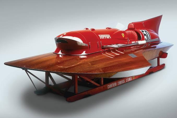Hydroplane Ferrari historique