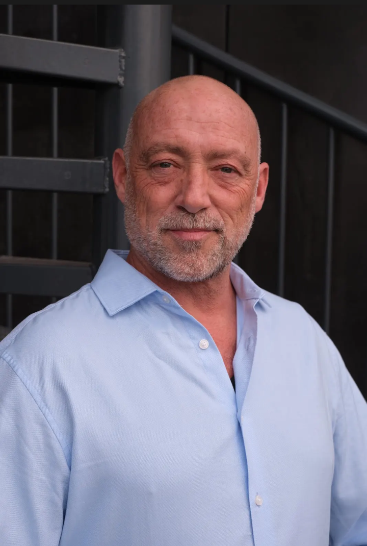 Stéphane Lessinger en chemise bleue